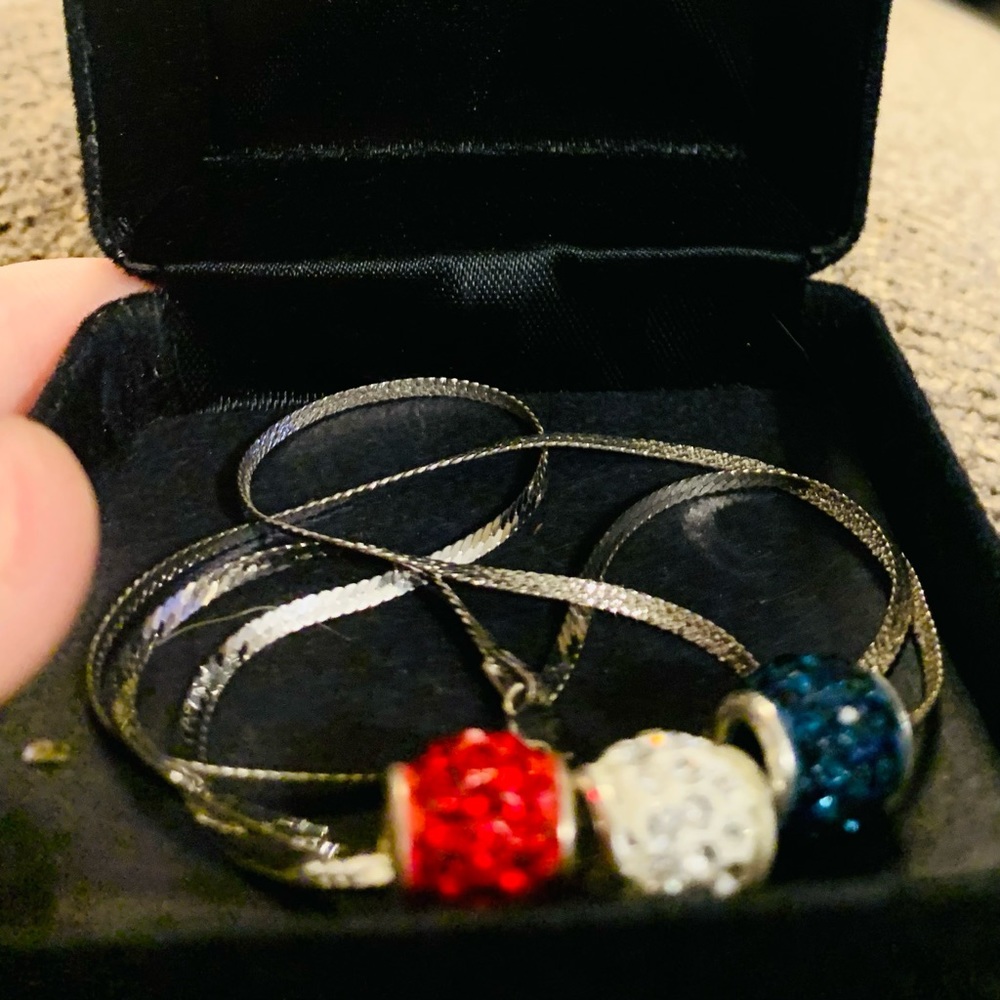 ❤️100 % STERLING SILVER/Crystal Red, White & Blue necklace from truly silver.❤️